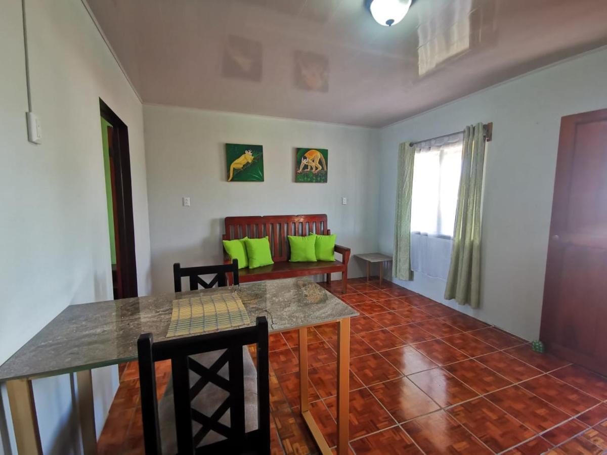 The Corner Airbnb Пуэрто-Хименес Экстерьер фото