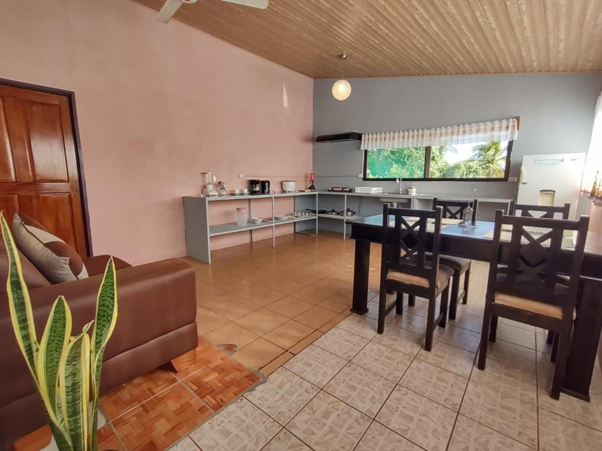 The Corner Airbnb Пуэрто-Хименес Экстерьер фото
