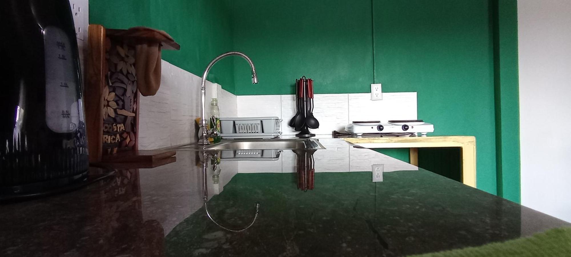 The Corner Airbnb Пуэрто-Хименес Номер фото