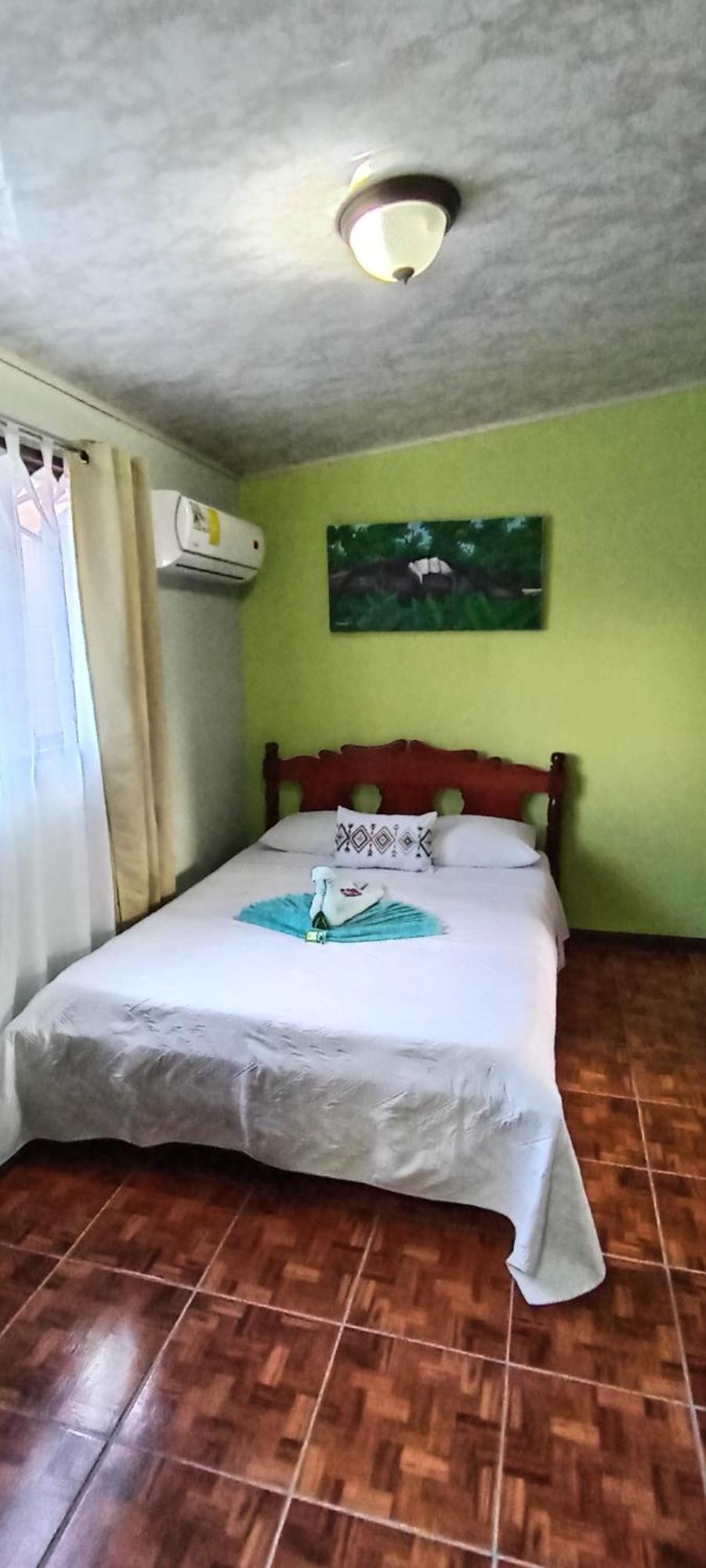 The Corner Airbnb Пуэрто-Хименес Номер фото