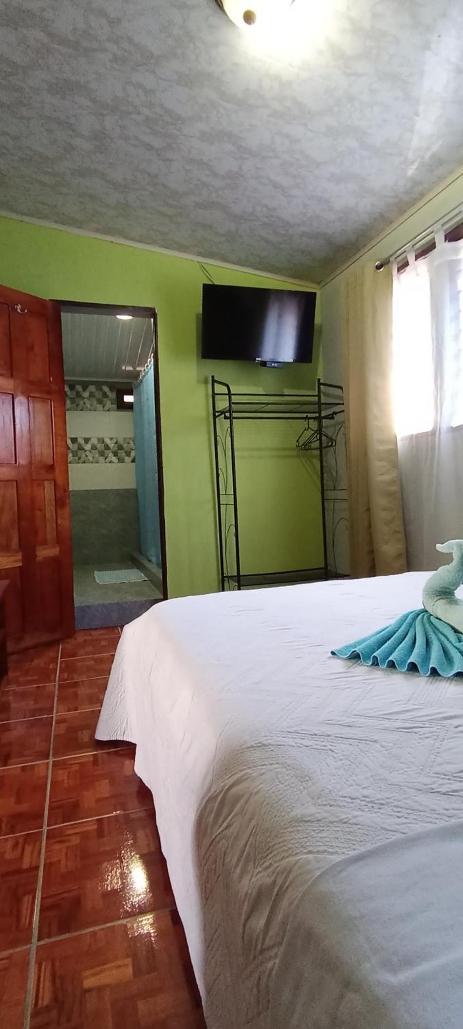 The Corner Airbnb Пуэрто-Хименес Номер фото